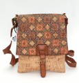 Torebka-korkowa-listonoszka-damska-wegańska-z-korka-z-klapą-crossbody-ekologiczna-less-waste-cork-ekomoda-praktyczna-pojemna-wzór-orientalny4-kolor-beżowy-SbagNatural.pl