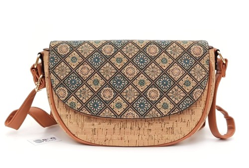 Torebka-damska-korkowa-listonoszka-z korka-średnia-pojemna-lekka-wegańska-eko-crueltyfree-na ramię-praktyczna-elegancka-z-klapą-wzór-azulejo