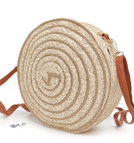Torebka-koszyk-okrągła-pleciona-rafia-ecru-złota-pojemna-lekka-boho-wakacyjna-letnia-damska-modna